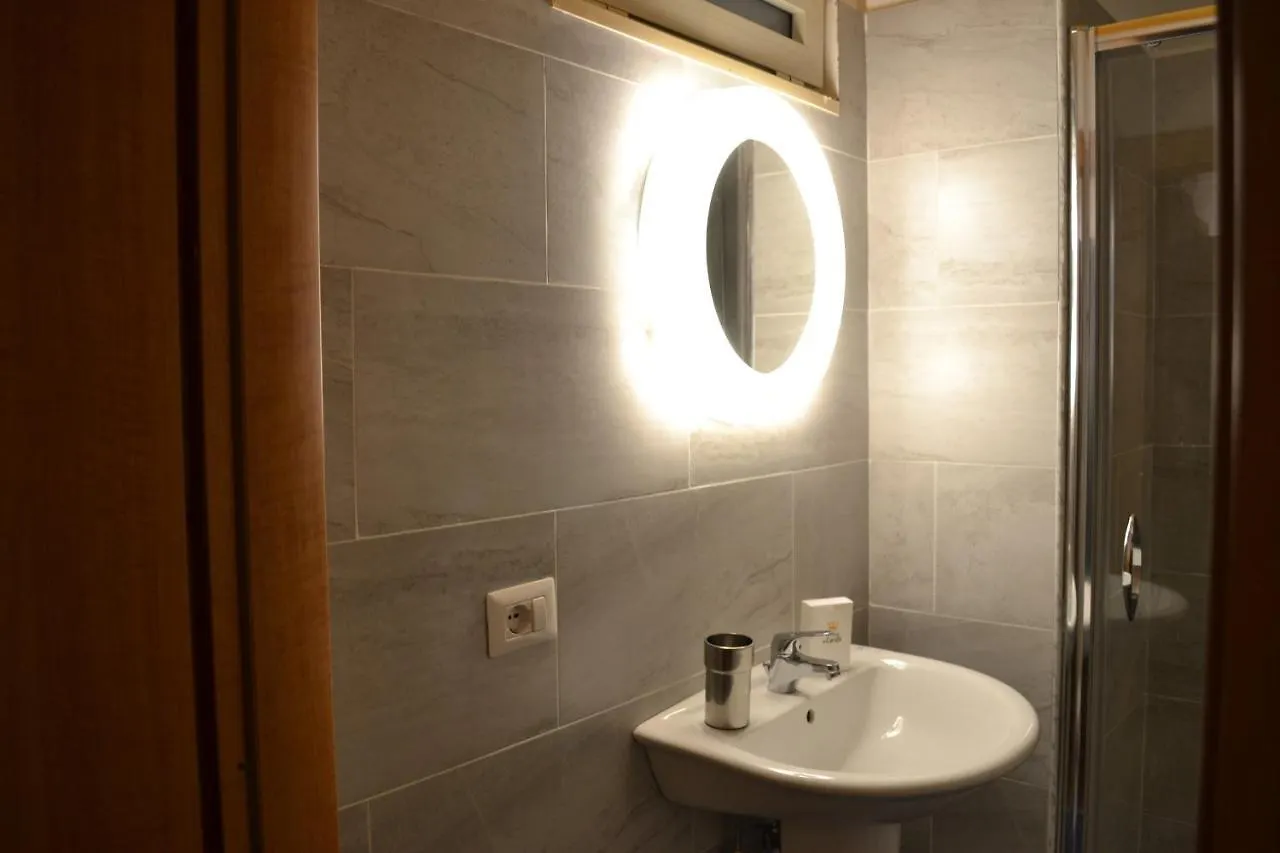 Residenza Principe Di Carafa Hotel Nápoles 2*,  Itália